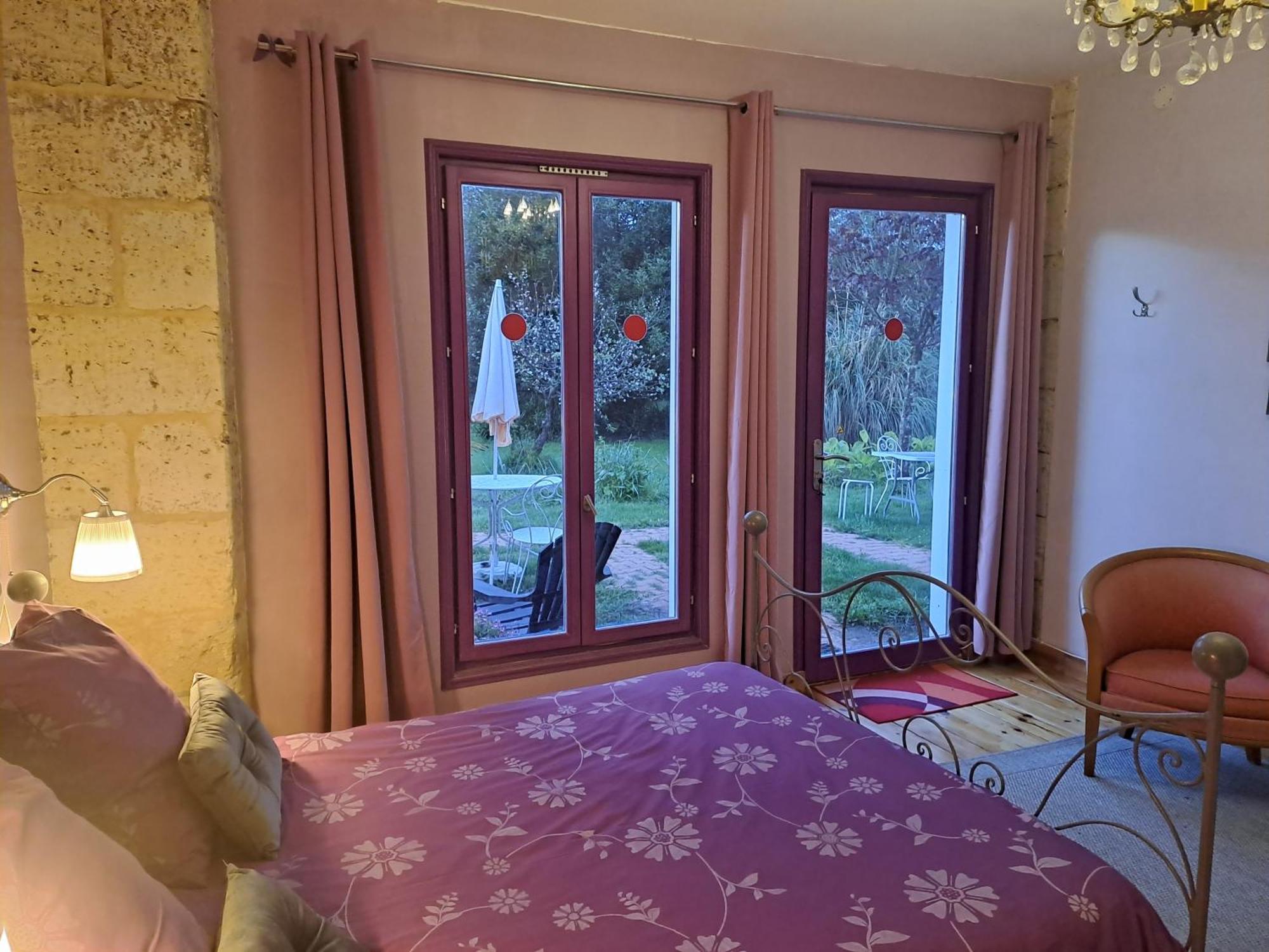 La Cadournaise Bed & Breakfast Saint-Seurin-de-Cadourne Ngoại thất bức ảnh