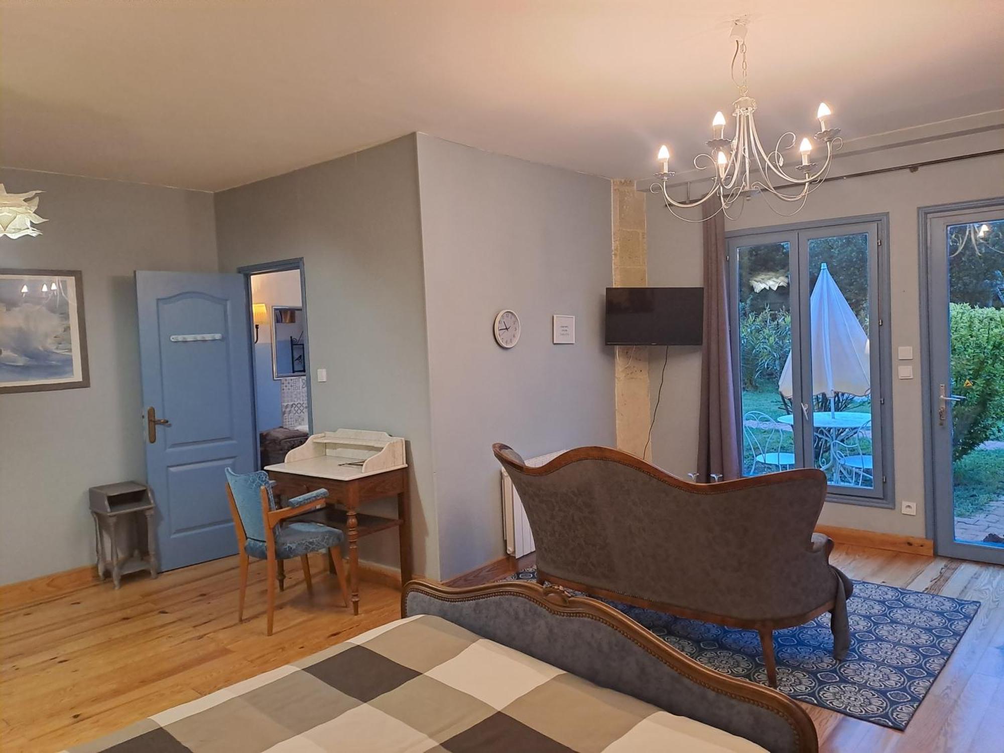 La Cadournaise Bed & Breakfast Saint-Seurin-de-Cadourne Ngoại thất bức ảnh
