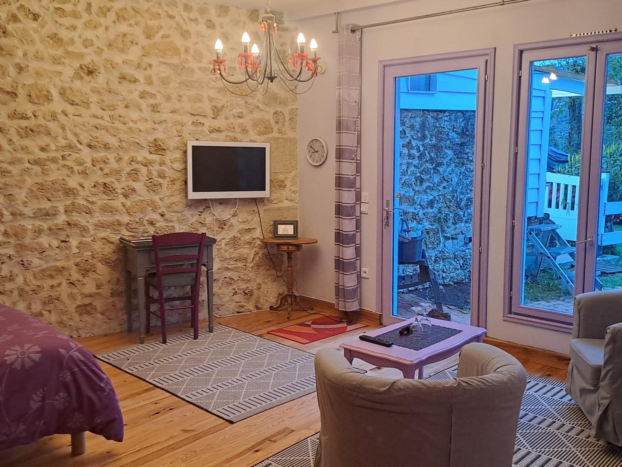 La Cadournaise Bed & Breakfast Saint-Seurin-de-Cadourne Ngoại thất bức ảnh