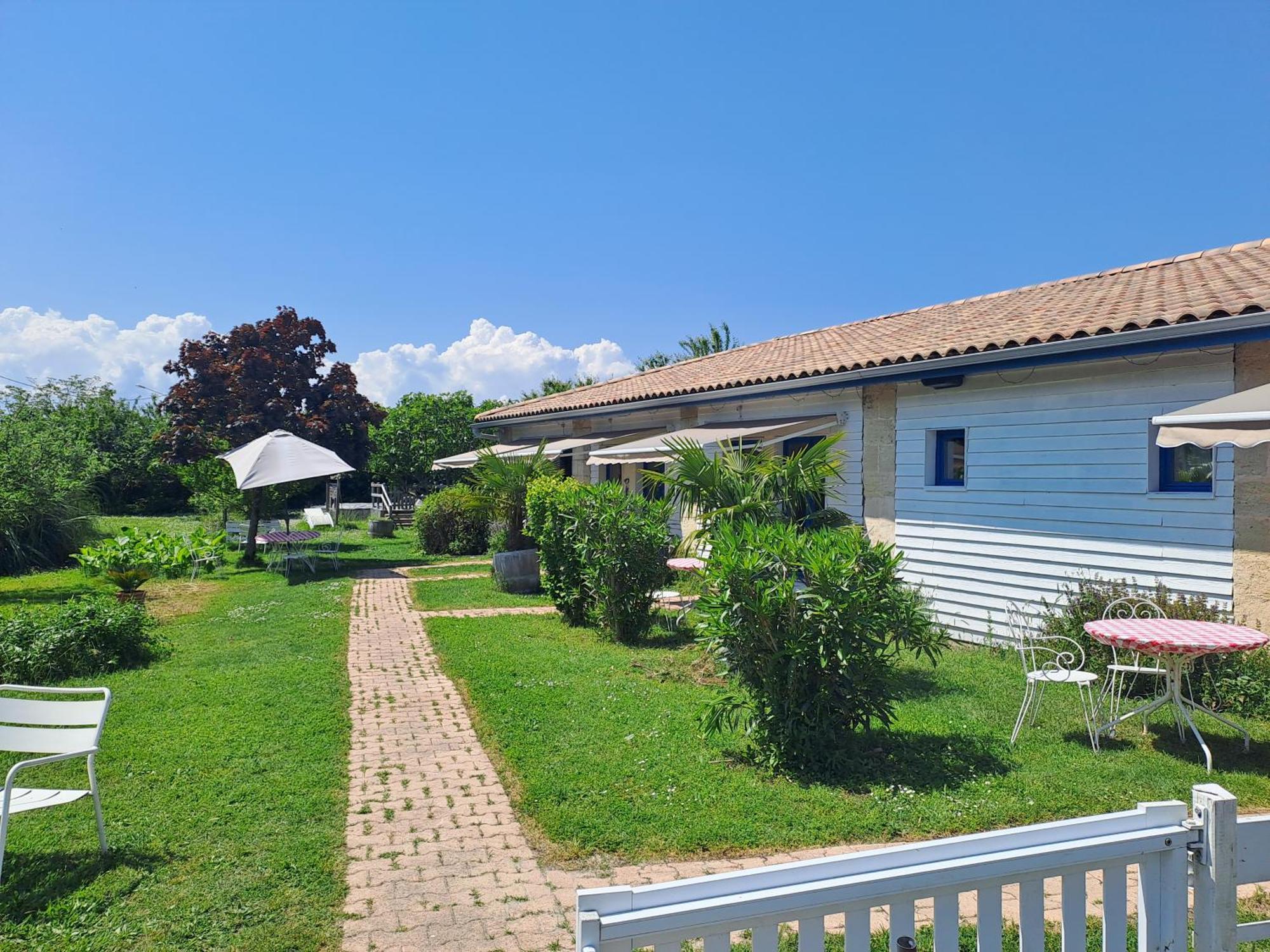 La Cadournaise Bed & Breakfast Saint-Seurin-de-Cadourne Ngoại thất bức ảnh