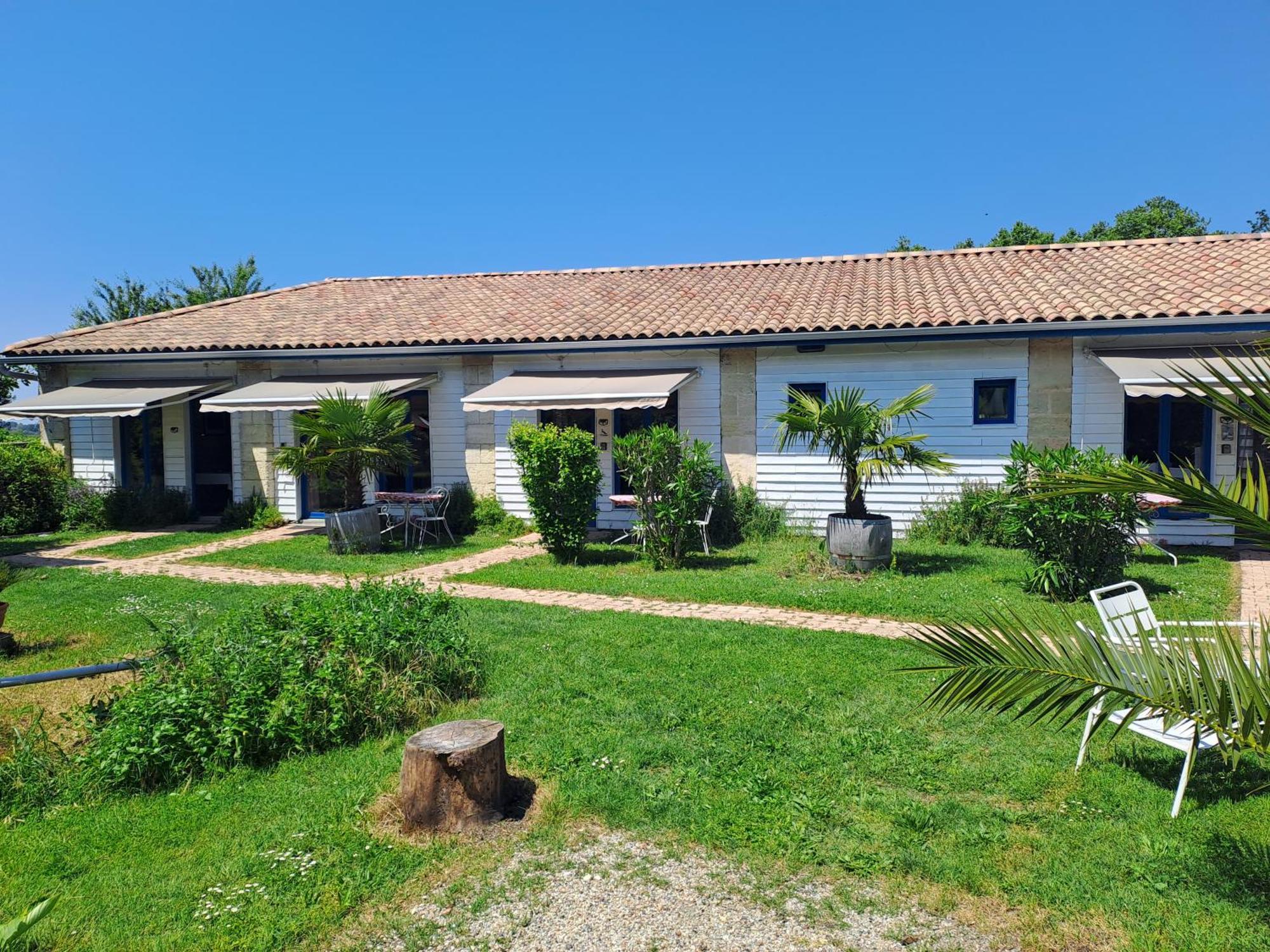 La Cadournaise Bed & Breakfast Saint-Seurin-de-Cadourne Ngoại thất bức ảnh